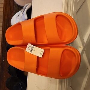 BNWT aerie slides. Size 9